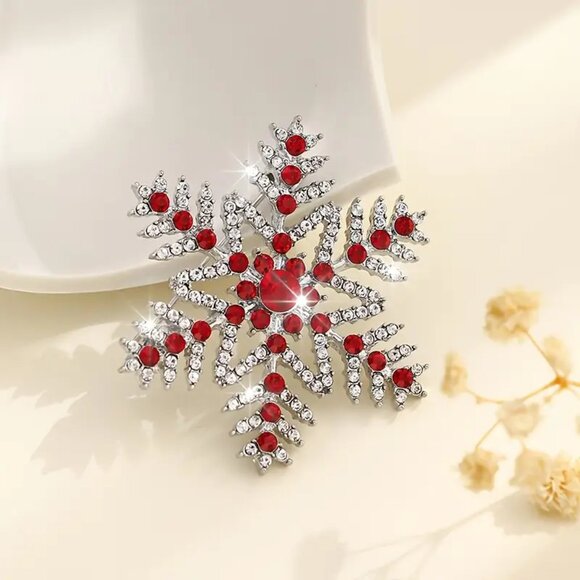 Christmas Brooch - Snowflake Brooch with Full Rhinestone Embellishment - Red🎁🎄 - Picture 3 of 3